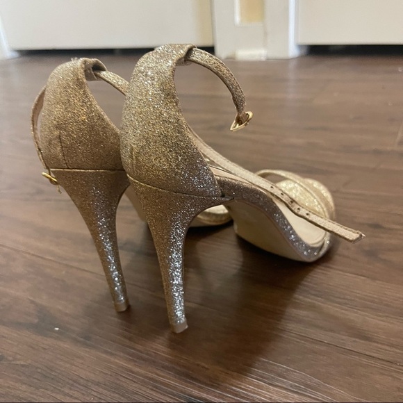 Steve Madden Gold Glitter Heels NWT EXCELLENT CONDITION - Picture 3 of 3